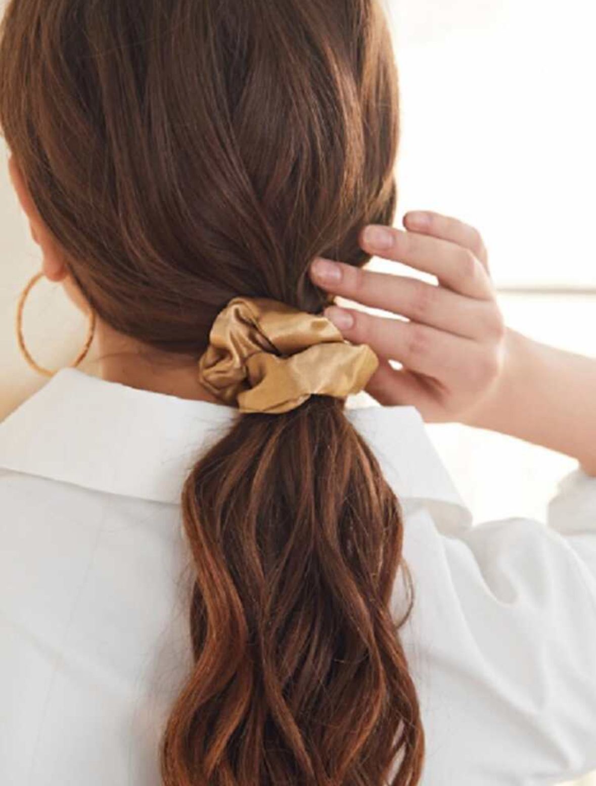 Set de dos colas de satin en tonos neutros