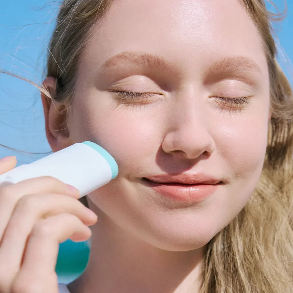 Skin1004 Hyalu Cica Silky Fit Sun Stick Protector Solar en Barra