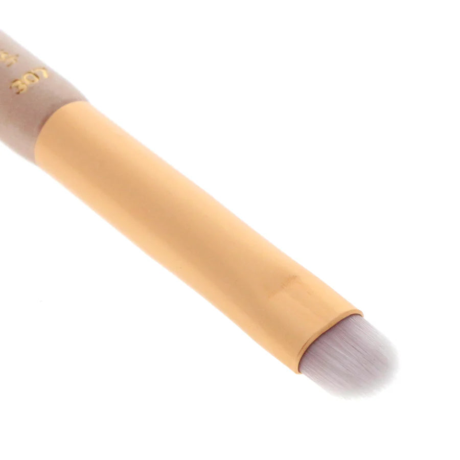 Amor us Gold Crush Shadow & Crease Brush