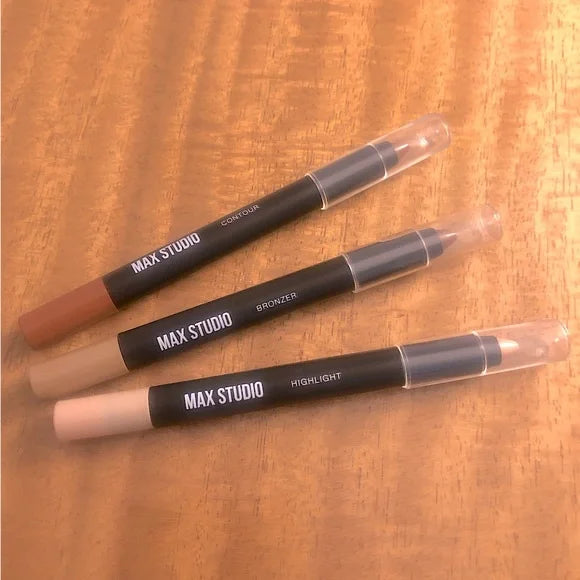 Max Studio contour stick The Sister's Collection